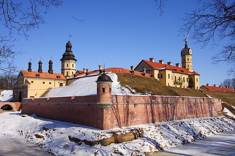 File:Nesvizh Castle 2011.JPG