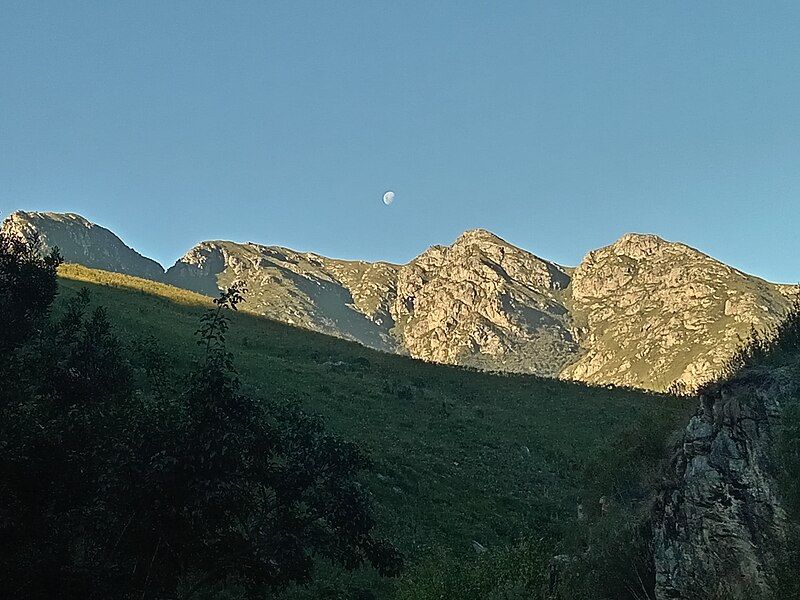 File:Outeniqua mountains.jpg