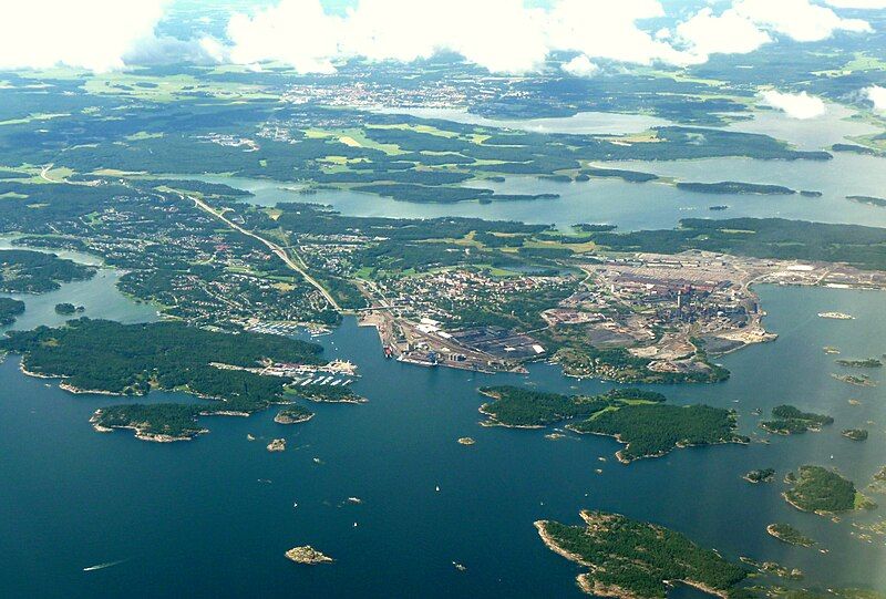 File:Oxelösund luftbild 2012a.jpg