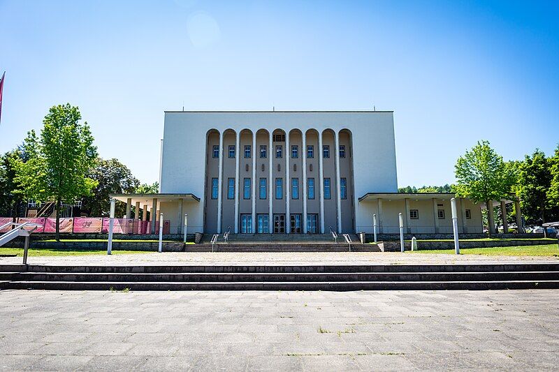 File:Rudolf Oetker Hall.jpg