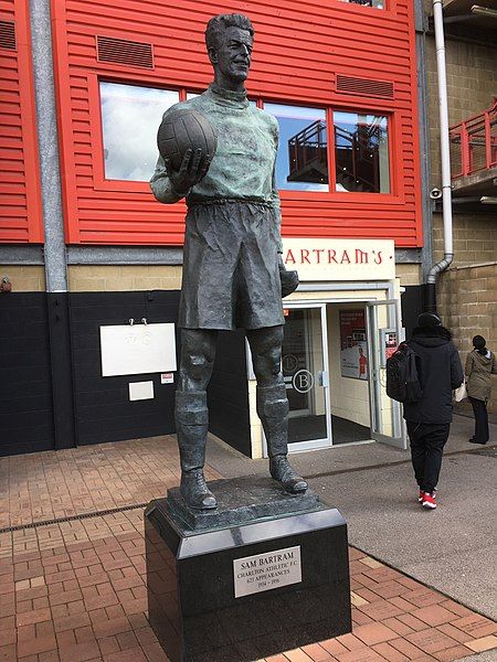 File:Sam Bartram Statue.jpg