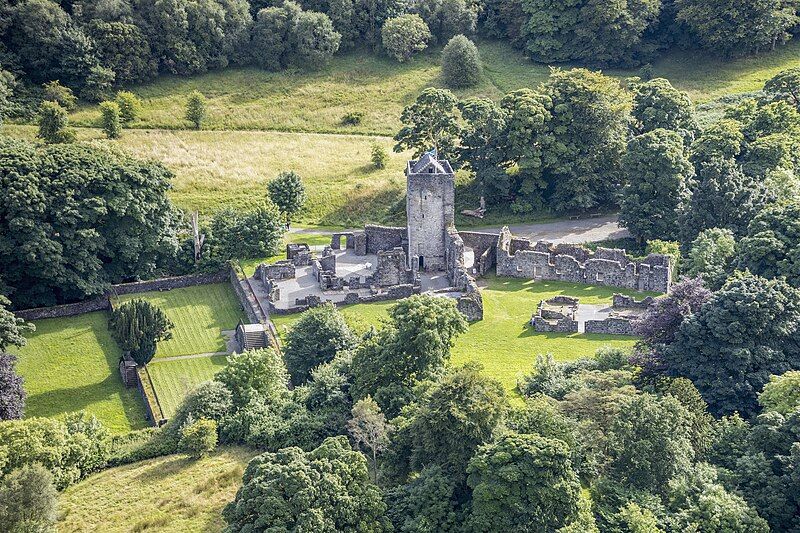 File:Scotland-2016-Aerial-Mugdock Castle 01.jpg