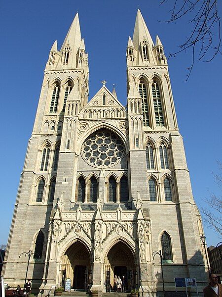 File:TruroCathedralWest.jpg