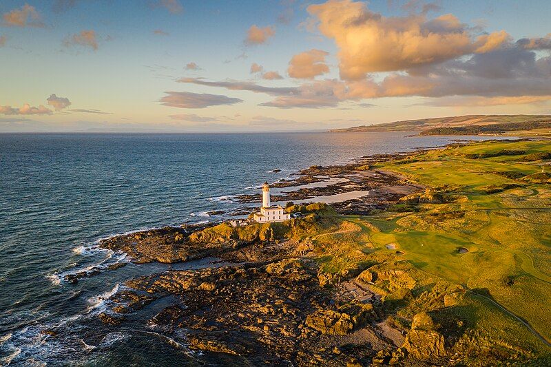 File:Turnberry Lighthouse (29972057257).jpg