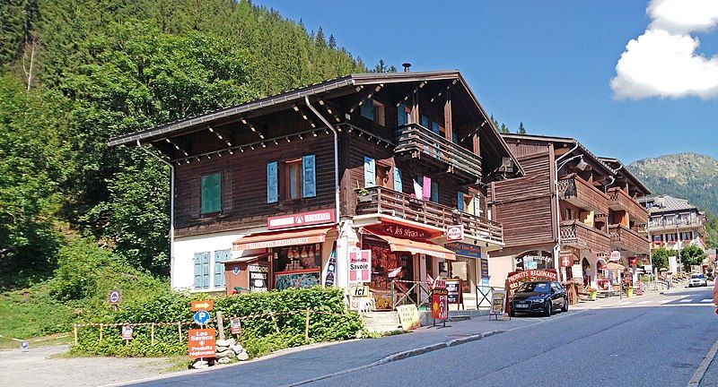 File:Argentiere - building2.jpg