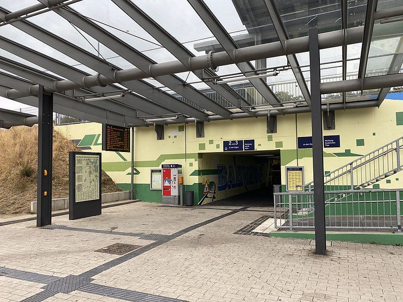 File:Bahnhof Erftstadt 2022-08-26.jpg