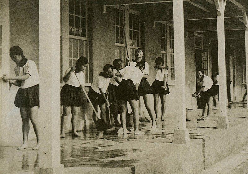 File:Karenko girls high.jpg