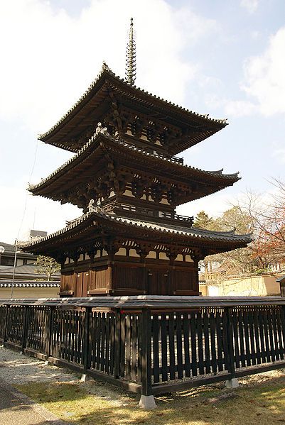 File:Kofukuji02s3200.jpg