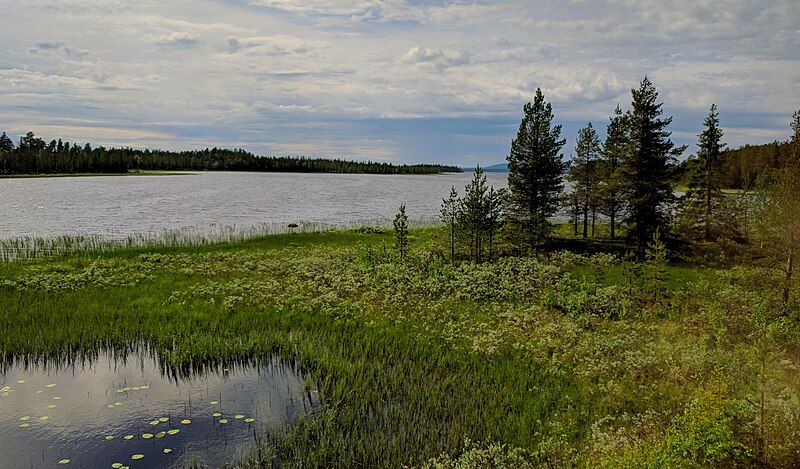 File:Lake Storavan.jpg