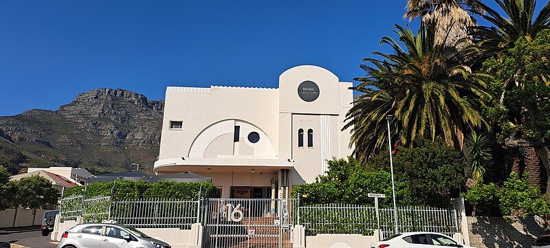 File:Old Vredehoek Synagogue.jpg