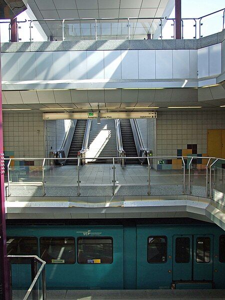 File:Ostbahnhof-(u-bahn)-ffm011.jpg