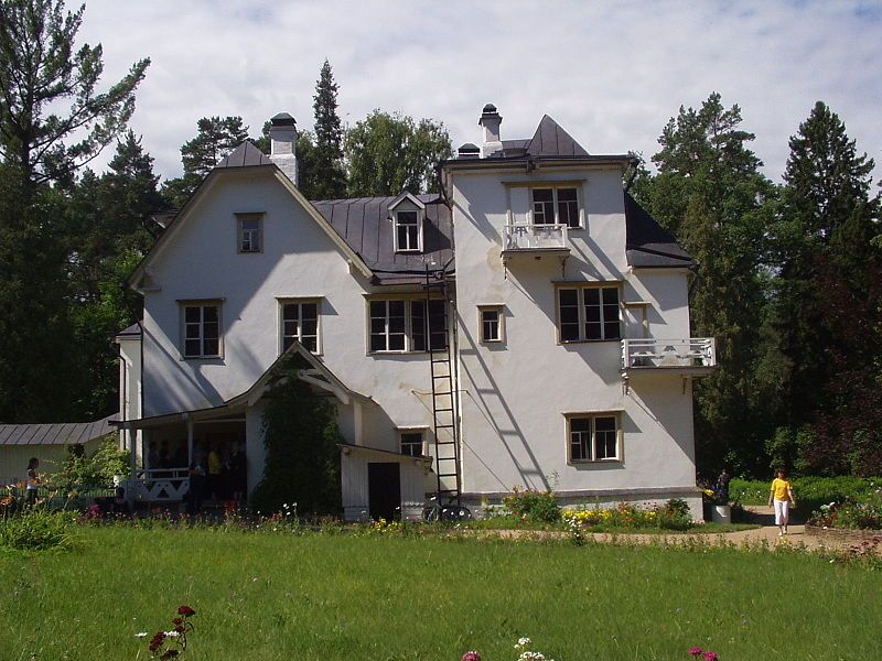 File:Polenov's mansion.JPG