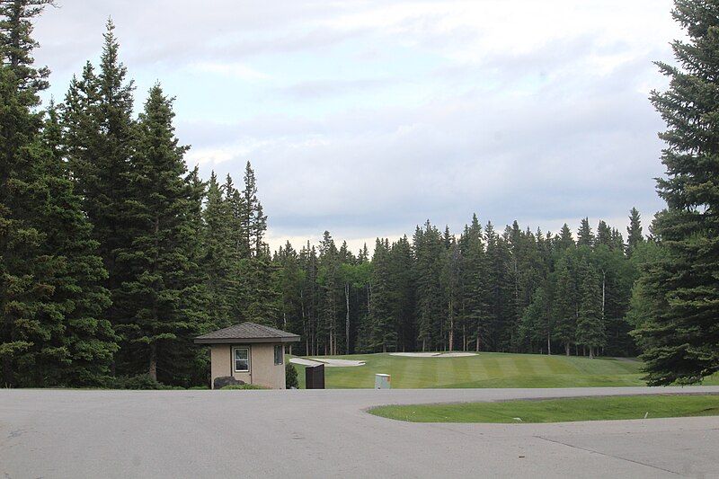 File:Priddis Greens 1.jpg