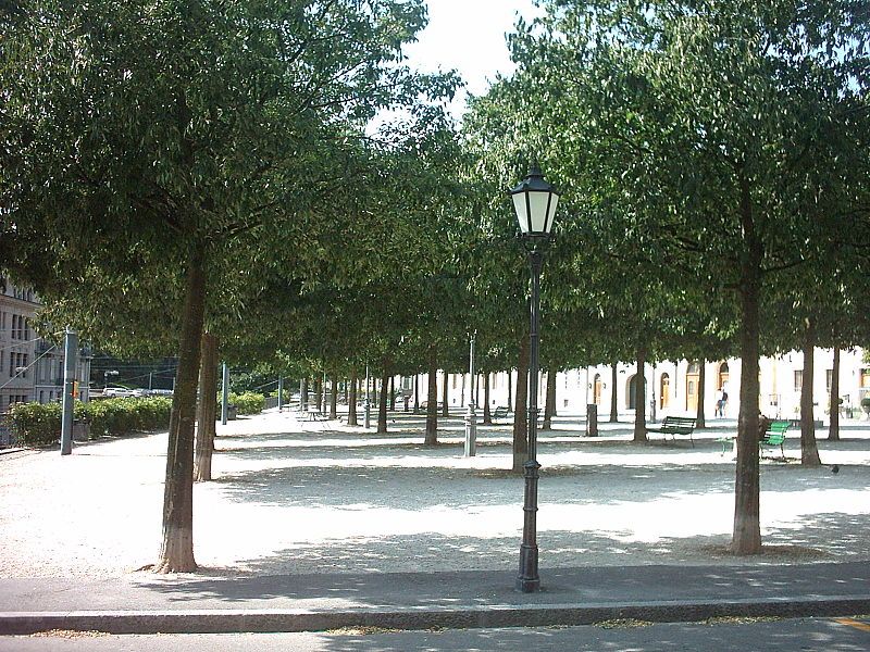 File:Promenade Saint-Antoine.JPG