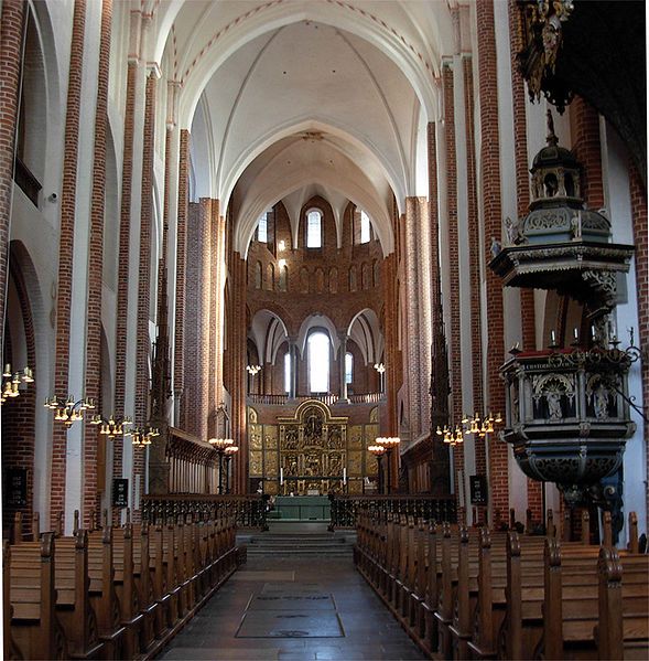 File:Roskilde Cathedral Alter.jpg