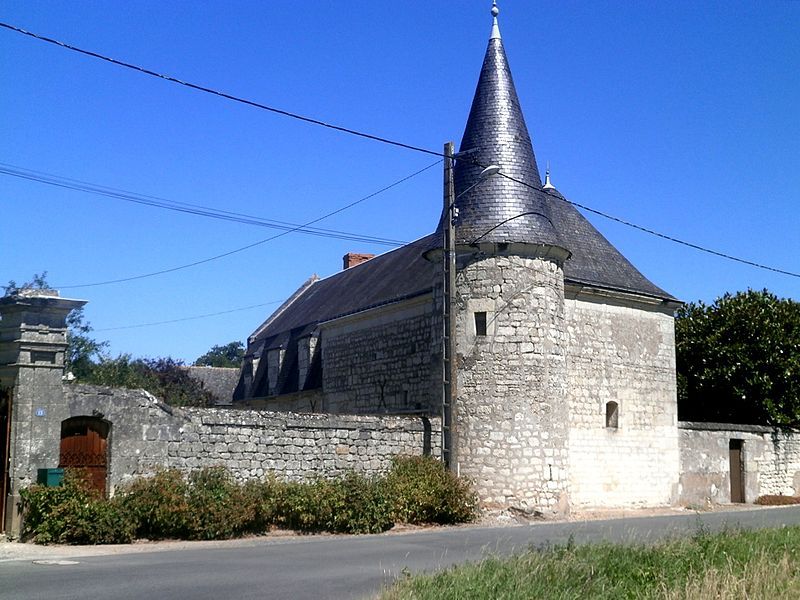 File:Savigny-en-Véron Places.jpg