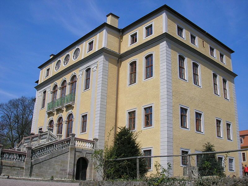 File:Schloss Ettersburg.JPG