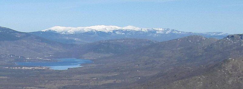 File:Sierra de Ayllón.jpg