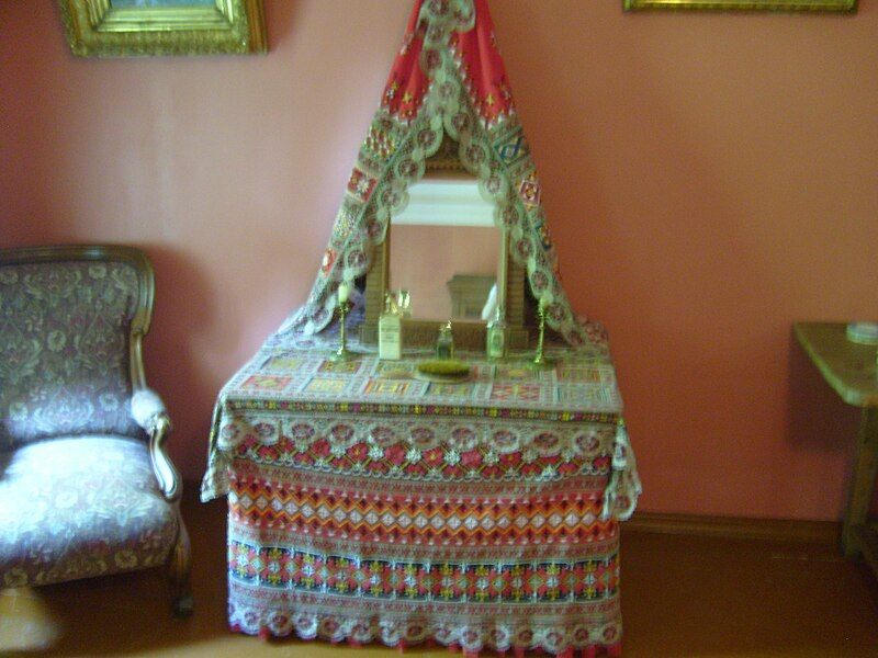 File:Tchaikovsky's Dressing Table.JPG