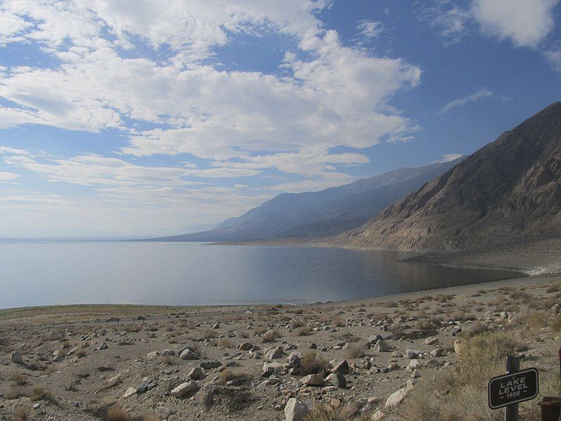 File:Walker Lake Nevada.JPG