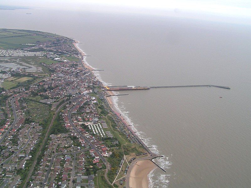 File:Walton-on-the-Naze.jpg