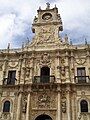 Detail of the principal facade of the Hostal de San Marcos