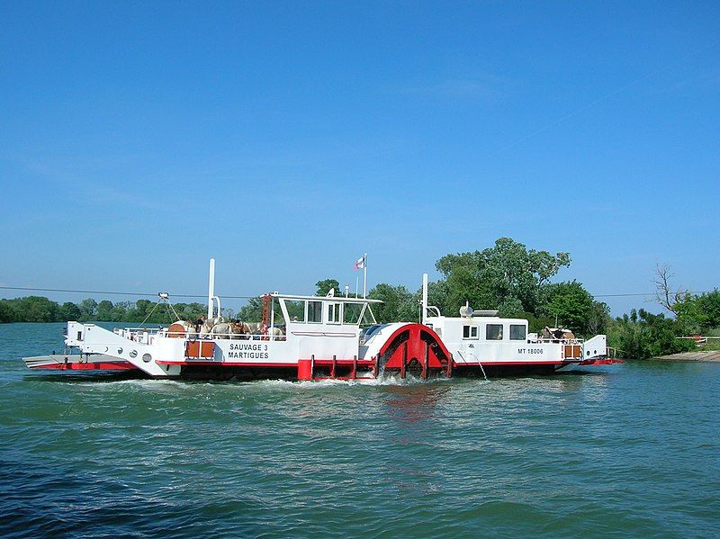 File:Barges in Camargue-01.jpg