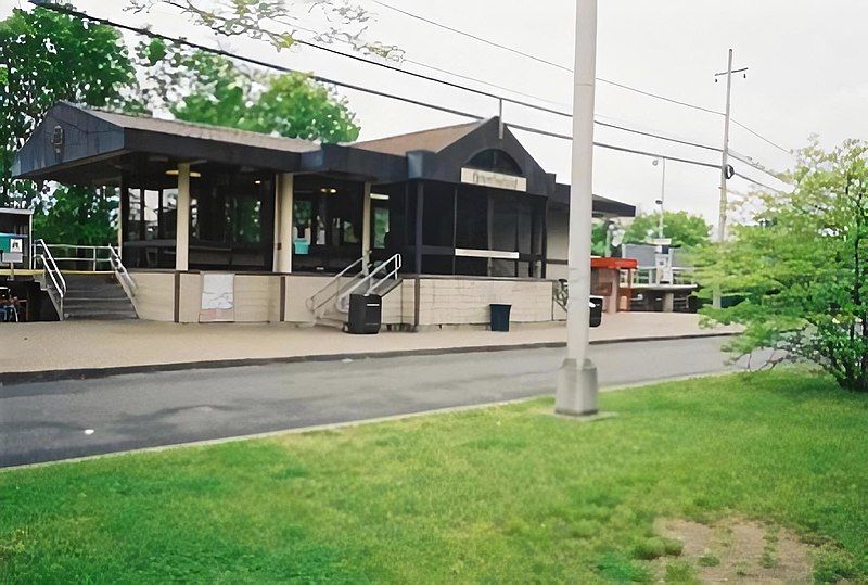 File:Brentwood LIRR Station.jpg