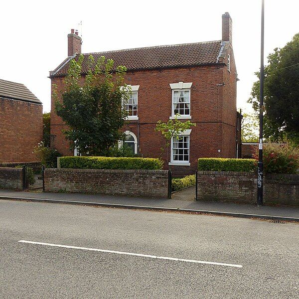 File:Church House, Farnsfield.jpg