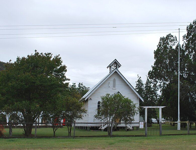 File:Esk Church.JPG