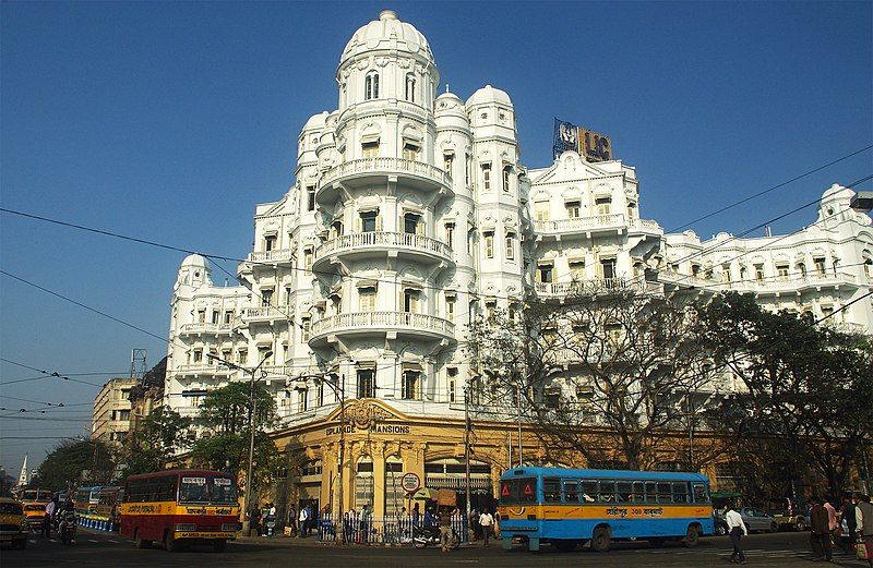 File:Esplanade-Mansion-side-view-Kolkata.jpg