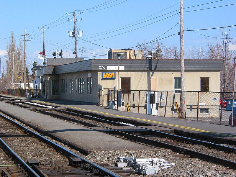 File:Gare St-Lambert.jpg