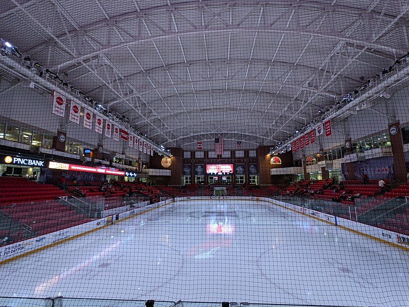 File:Goggin Ice Center.jpg