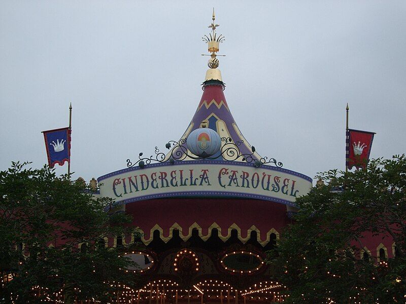 File:HKDL CINDERELLA CAROUSEL.jpg