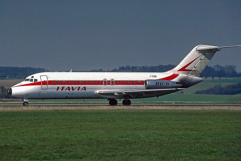 File:I-TIGI Londra-Luton 1980.jpg