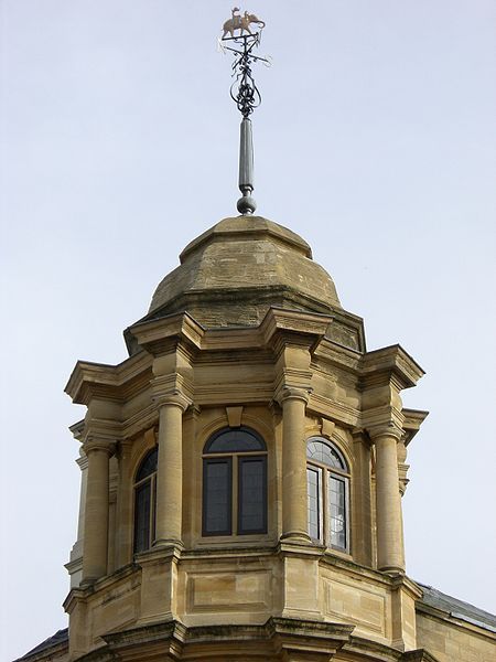 File:Indian Institute cupola.jpg