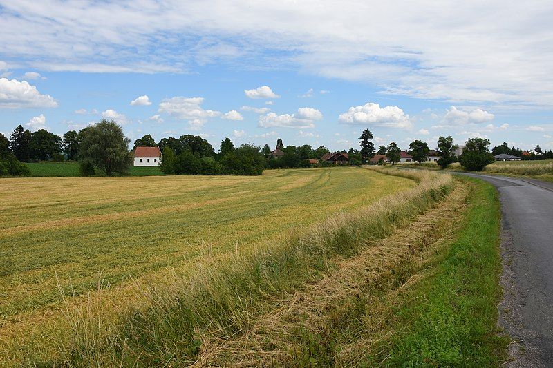 File:Libenice-evangelický-kostel2016r.jpg