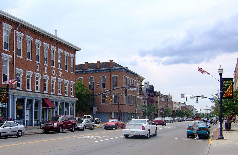 File:Main Street Circleville.JPG