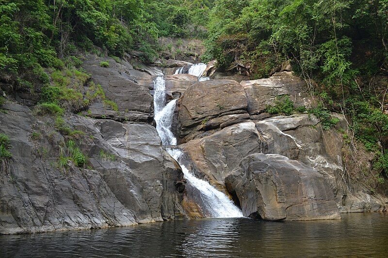 File:Meenmuty waterfall, Thiruvananthapuram.JPG