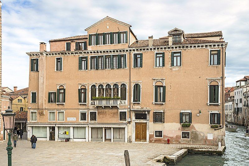 File:Palazzo Signolo (Venice).jpg