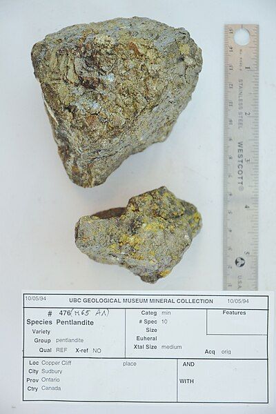 File:Pentlandite (47700373212).jpg