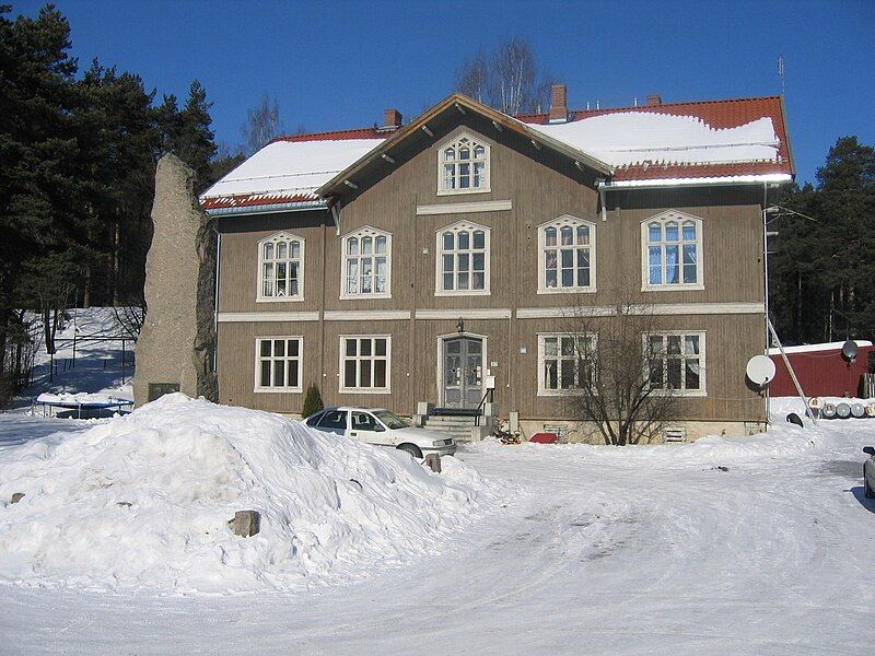 File:Sagatun folkehøyskole-Hamar.jpg