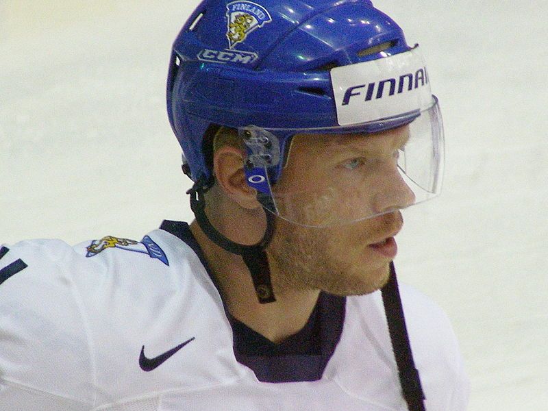 File:Saku Koivu 2008.jpg