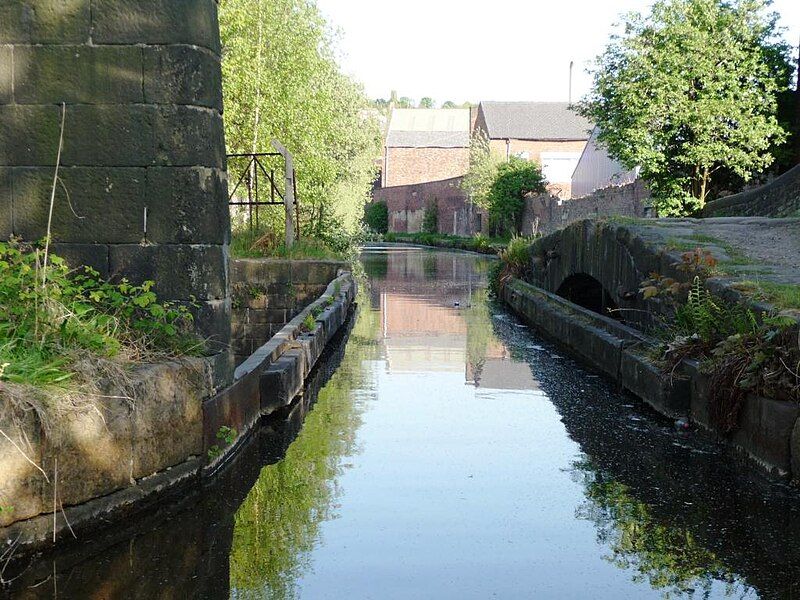 File:Tame aqueduct, Stalybridge.jpg