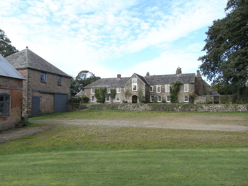 File:TetcottManorHouse Devon.jpg