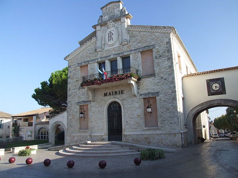 File:Vergeze Mairie 9250.JPG