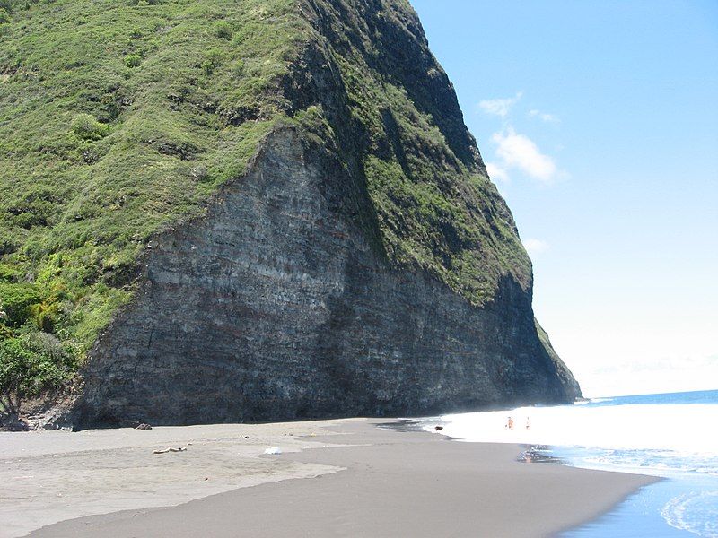 File:Waipio bluff.JPG