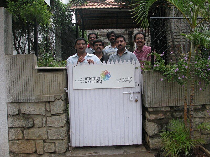 File:WikiMeetup18Blore15Aug2010 0295.jpg