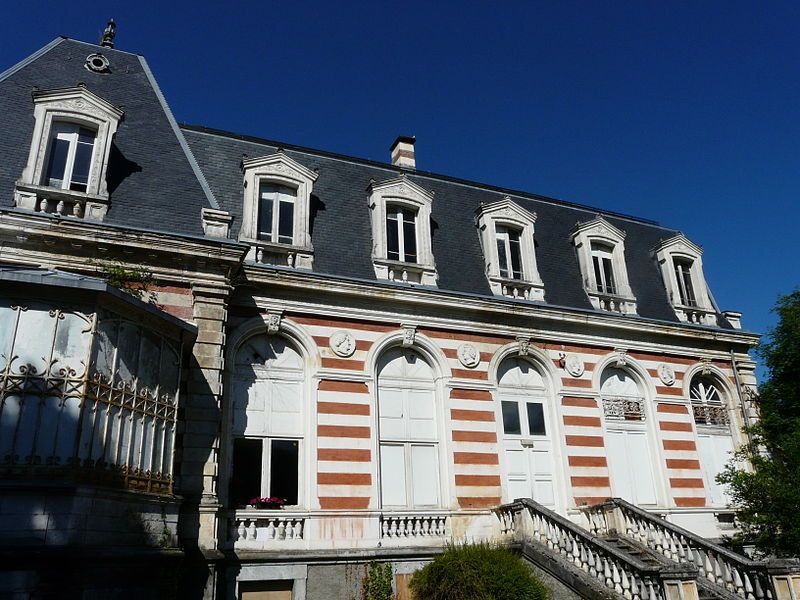 File:Bagnères-de-Luchon casino (3).JPG