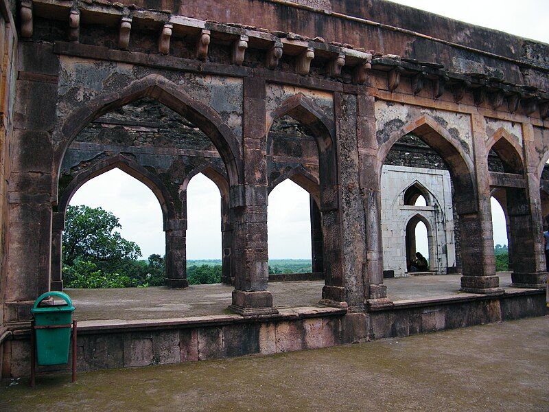 File:Baz Bahadur Mahal.JPG